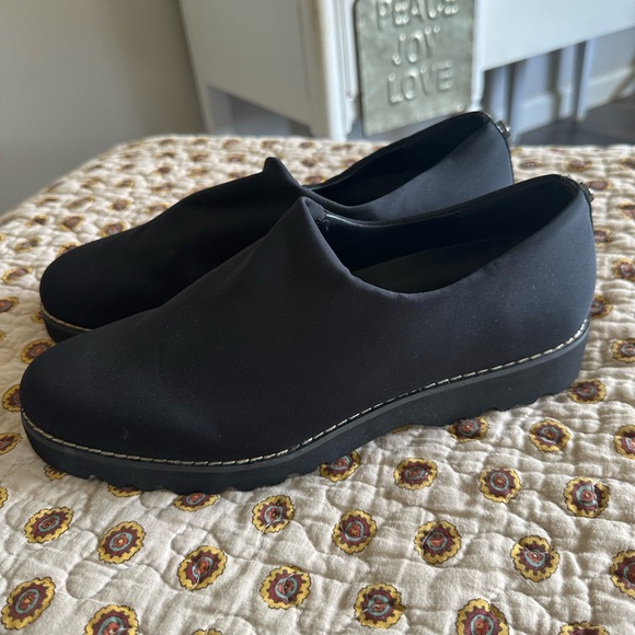 Donald Pliner Casha Black Slip On Loafer Size 7.5 - Picture 3 of 8